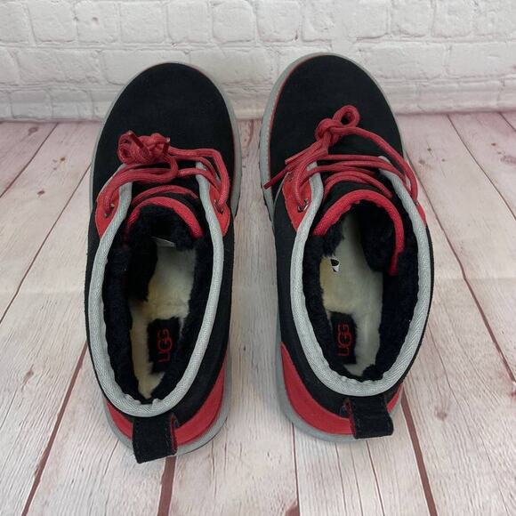 Ugg Neumel Mashup Black Red Suede Chukka Boots Mens Size 9 (S/N 3236) - Picture 7 of 10